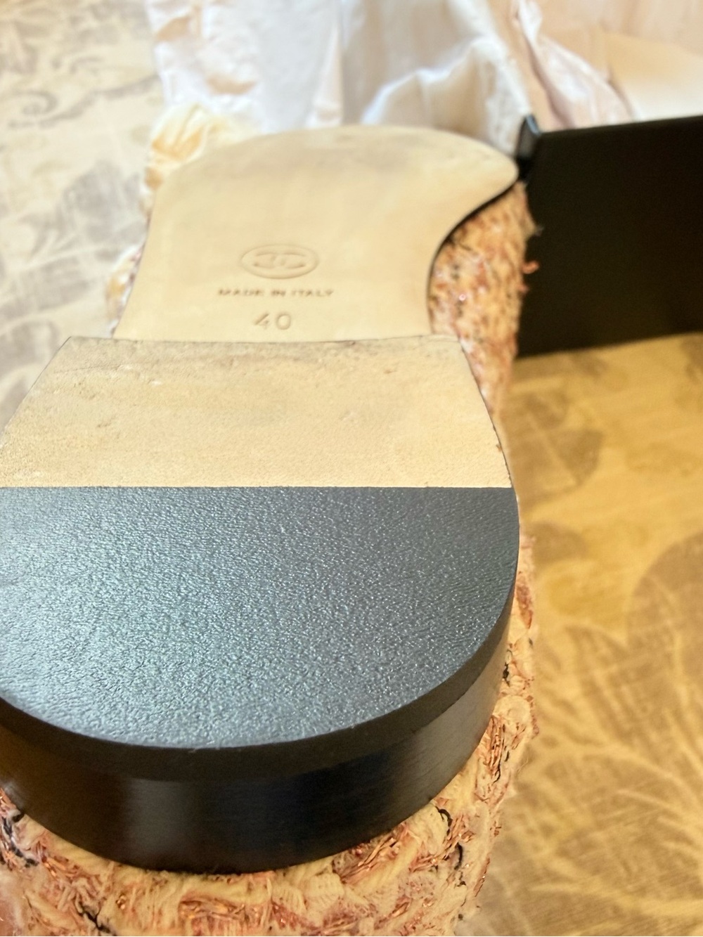 ✨CHANEL - Worn Once - Pink Tweed Ballet Flats with Black CC Cap-Toe (EU 40/US 9) - Picture 10 of 13
